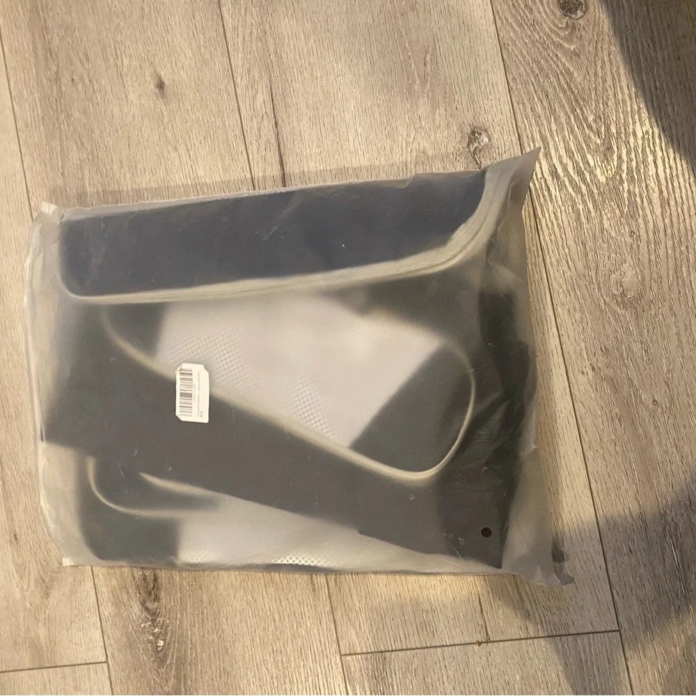 Black and White Garment Bags Set